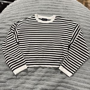 Marled Striped Crop Knit Sweater Medium Black White Crewneck Long Sleeve